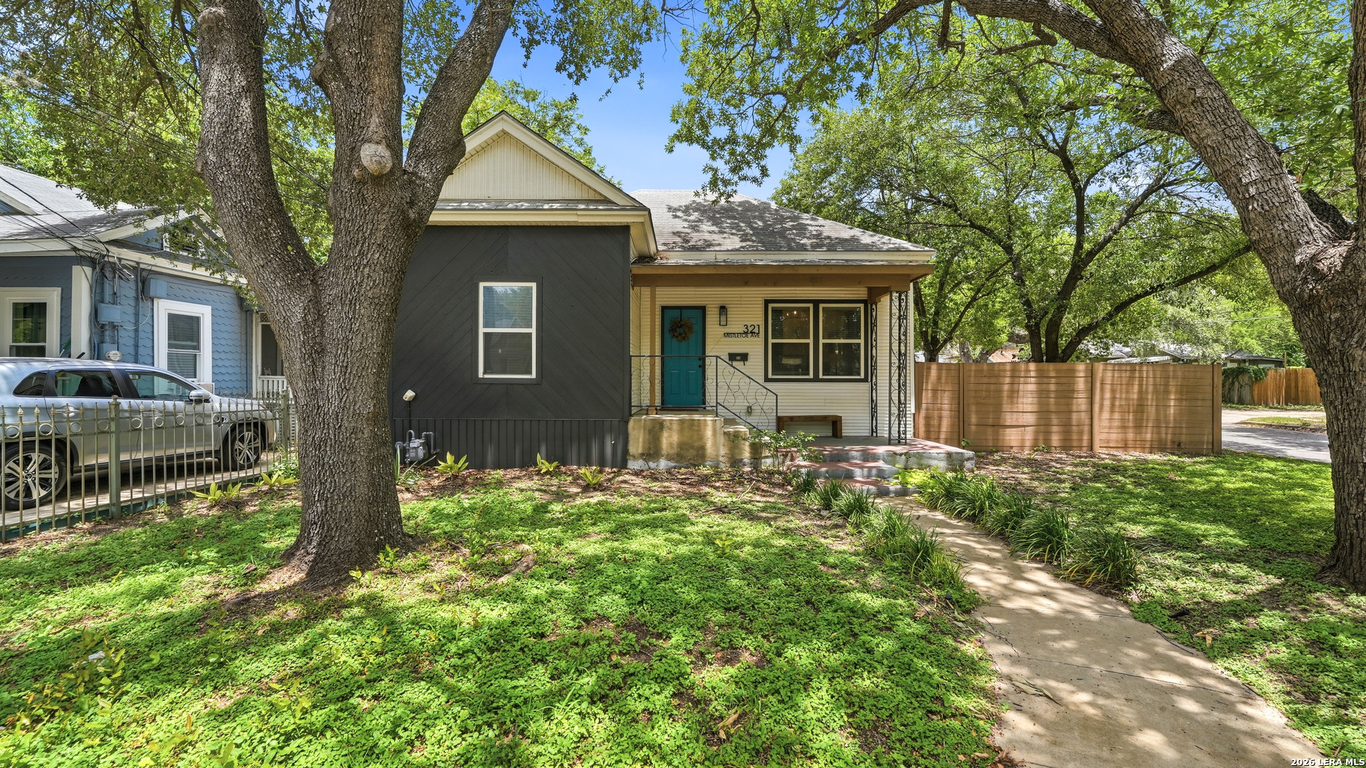321 E Mistletoe San Antonio TX 78212