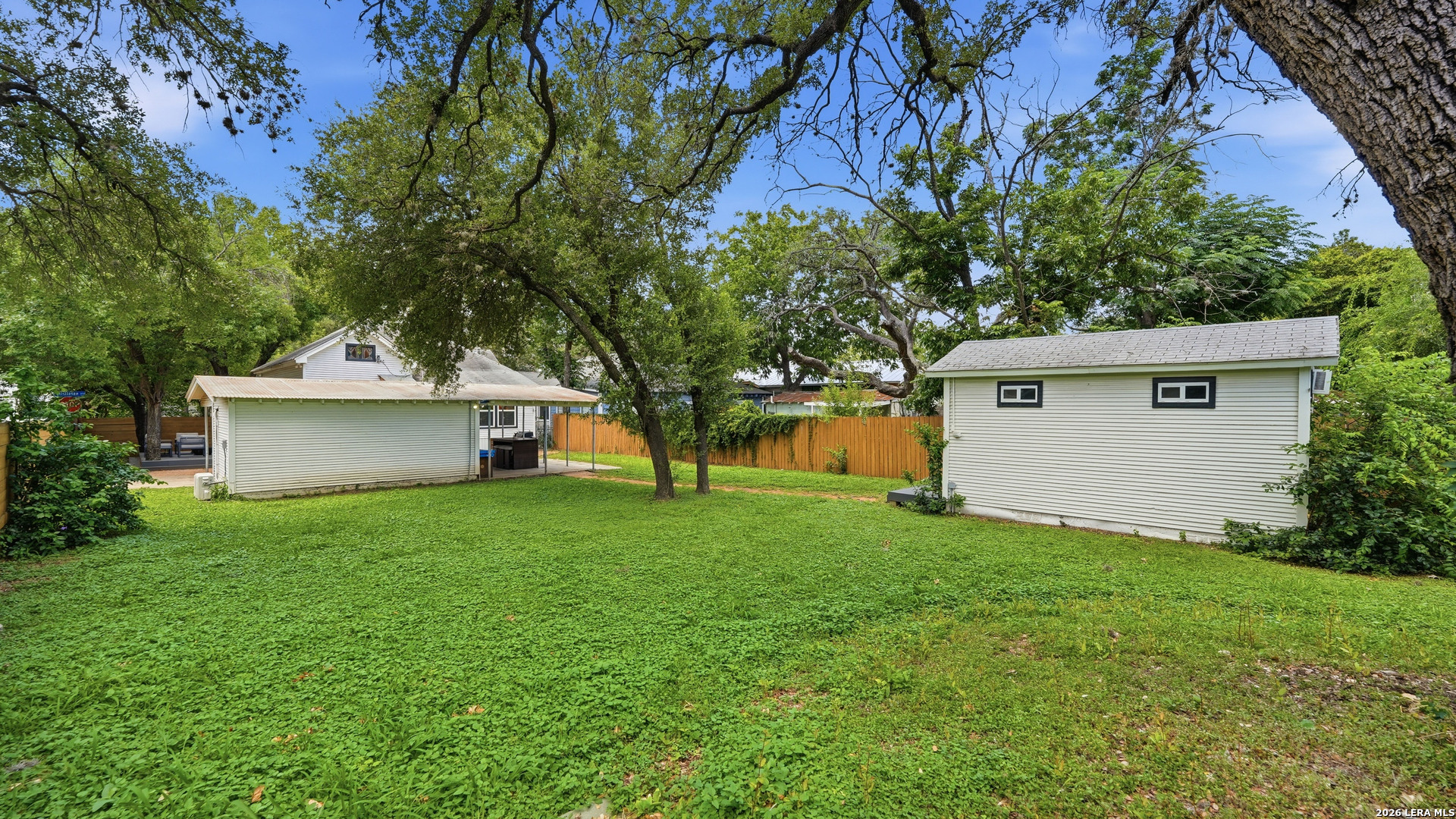 321 E Mistletoe San Antonio TX 78212
