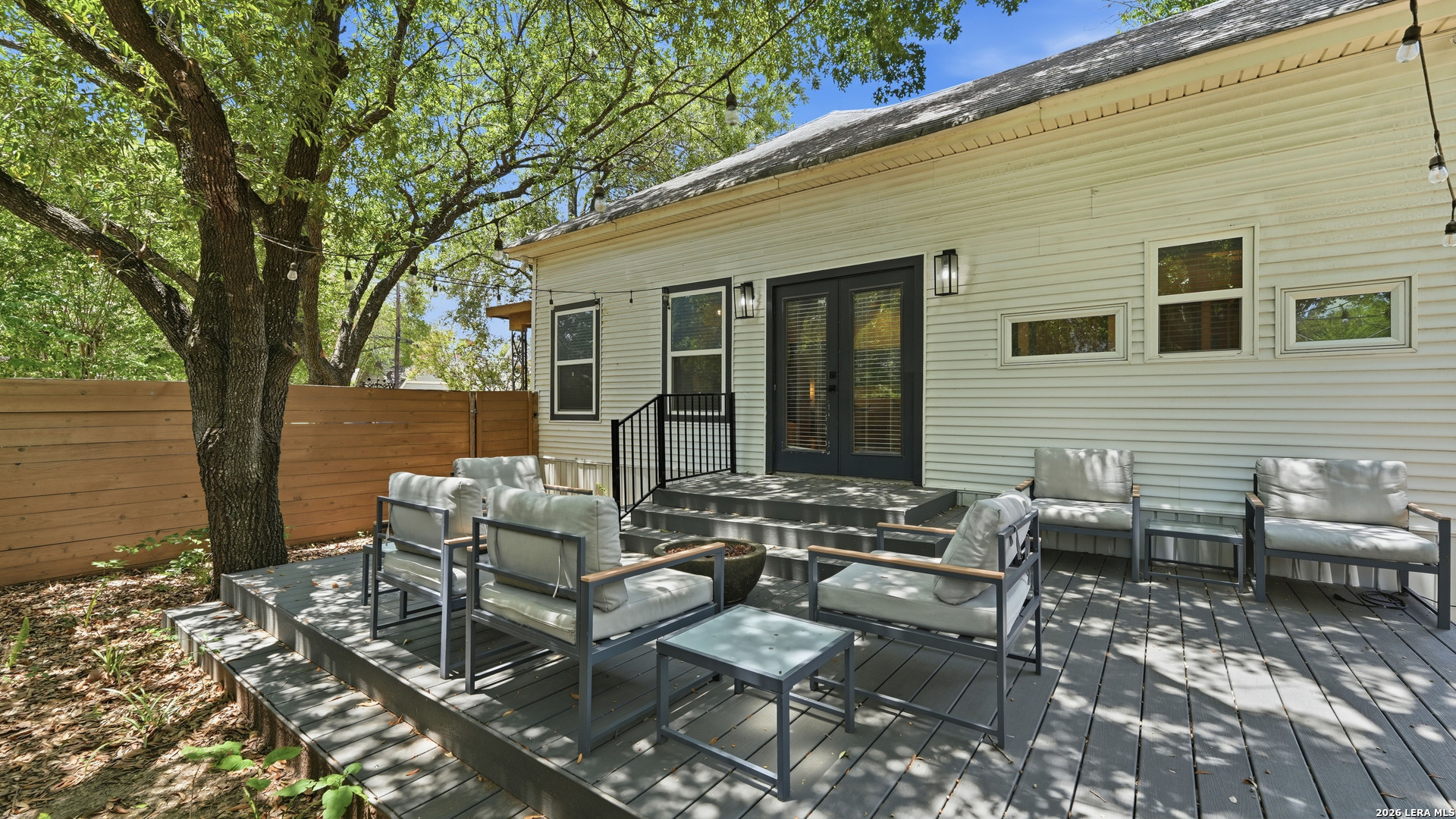 321 E Mistletoe San Antonio TX 78212