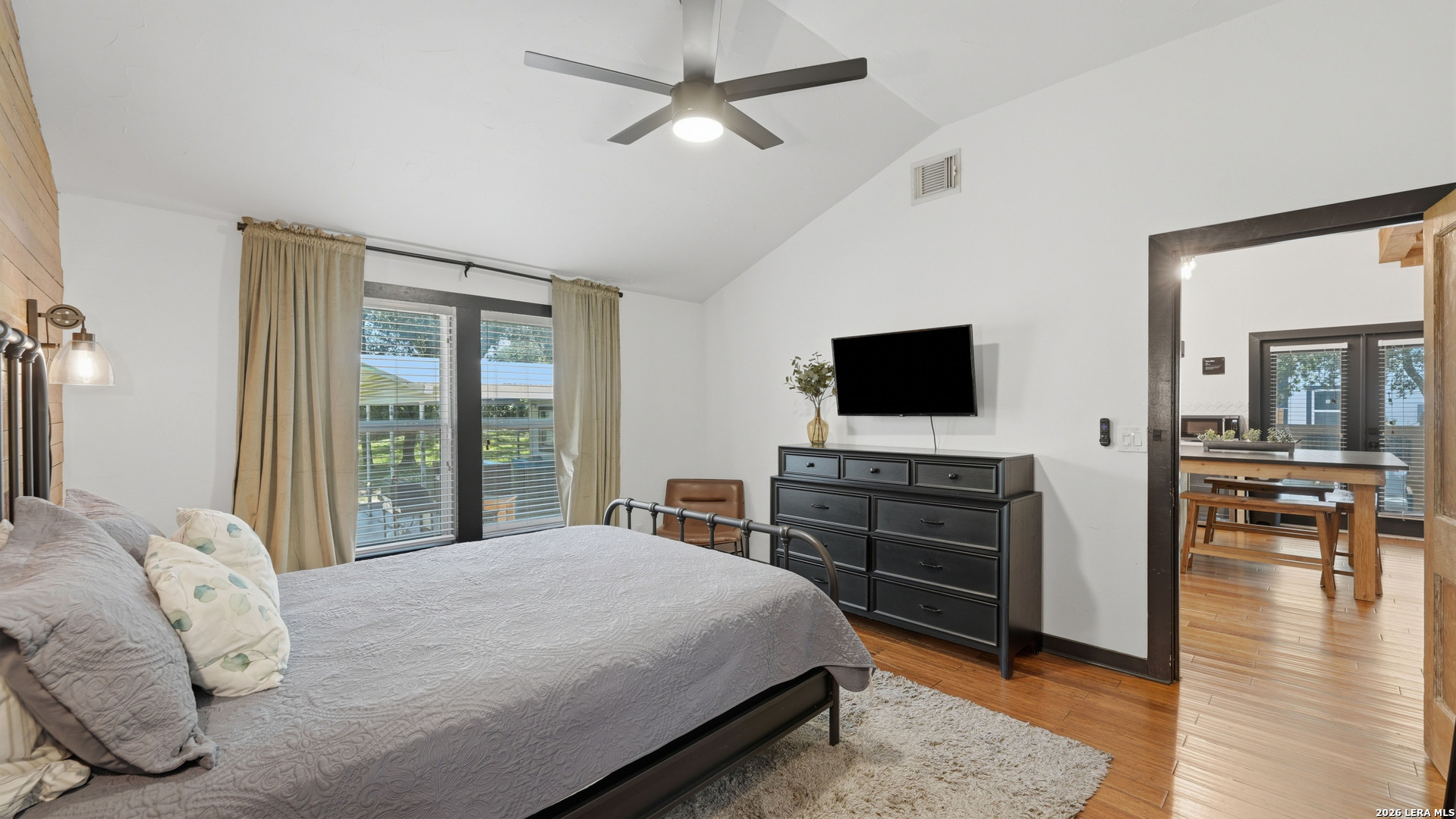 321 E Mistletoe San Antonio TX 78212