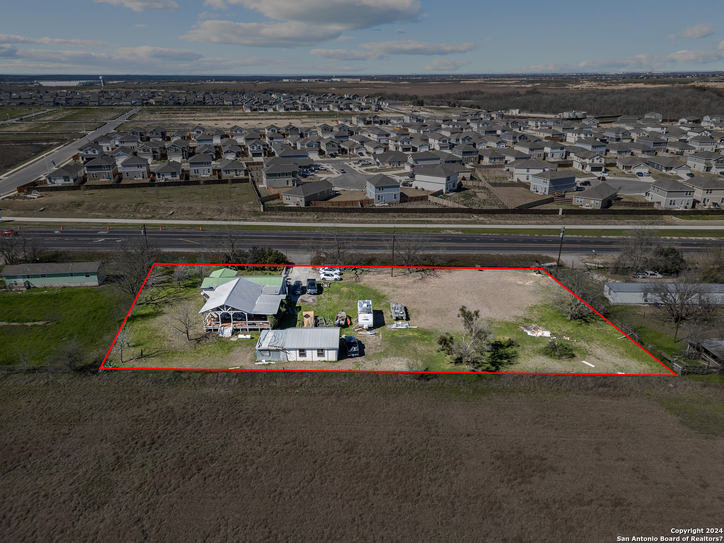 6048 Camino Real Maxwell TX 78656