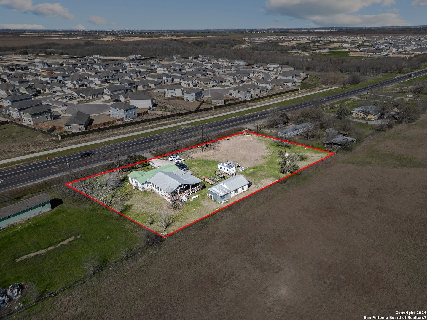 6048 Camino Real Maxwell TX 78656