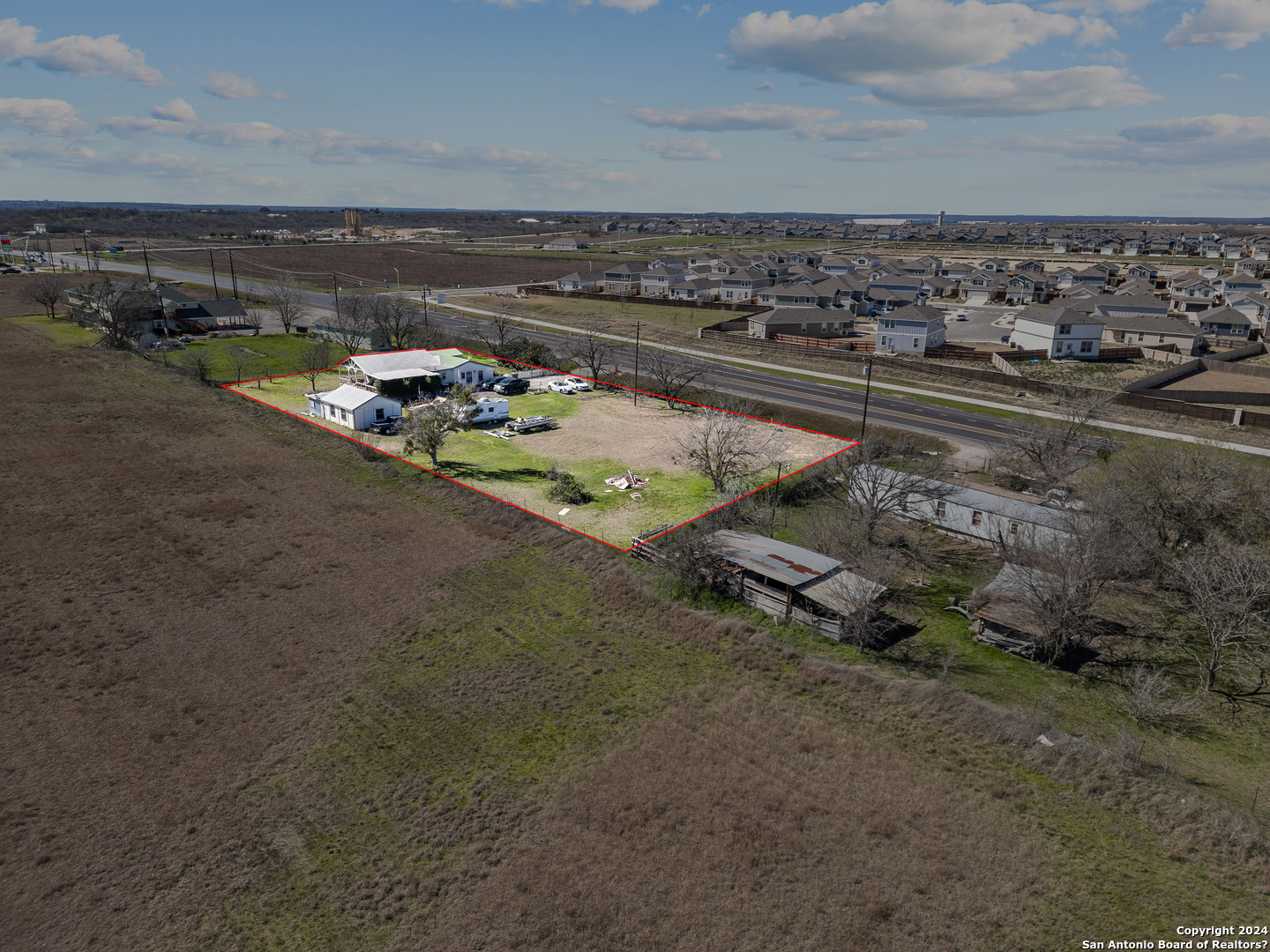 6048 Camino Real Maxwell TX 78656