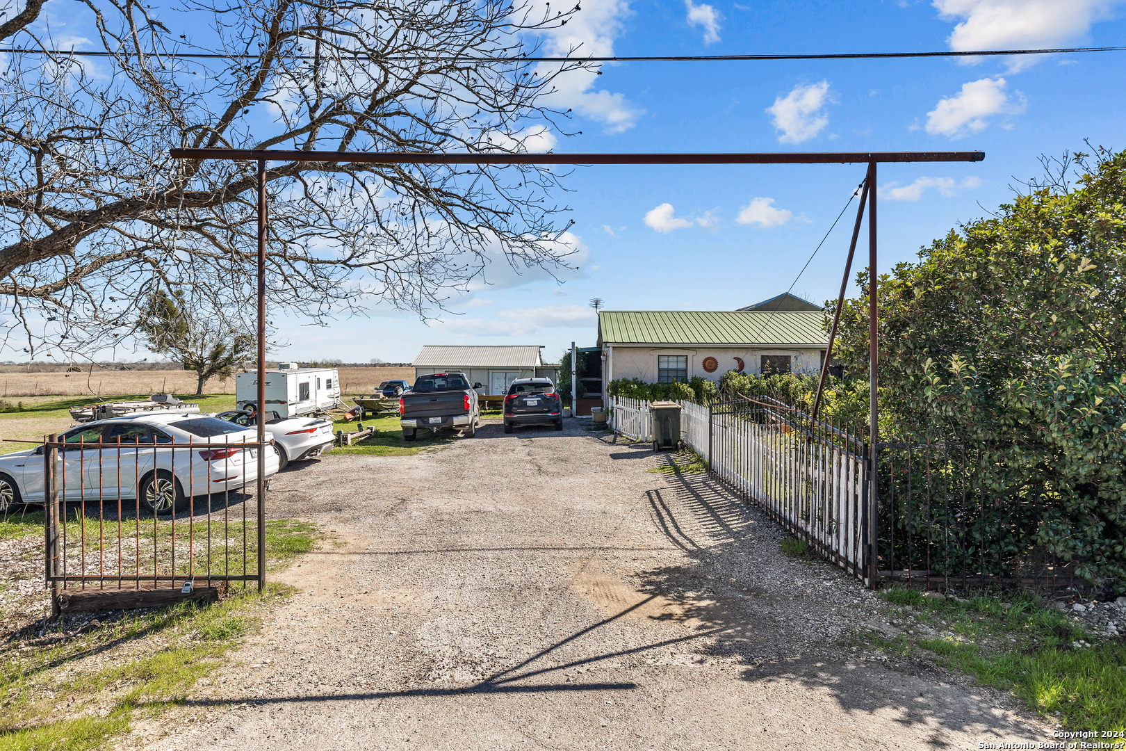 6048 Camino Real Maxwell TX 78656
