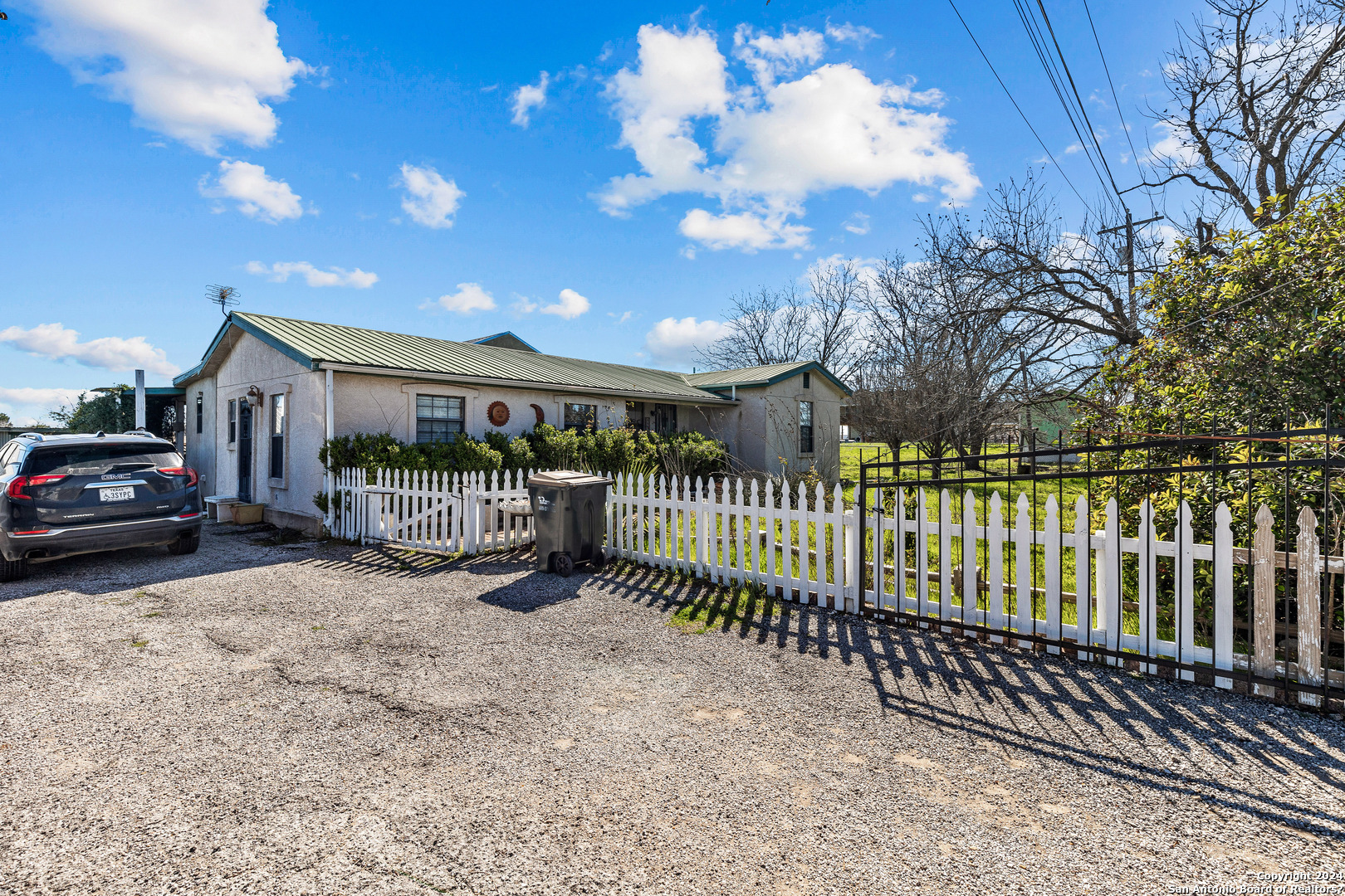 6048 Camino Real Maxwell TX 78656
