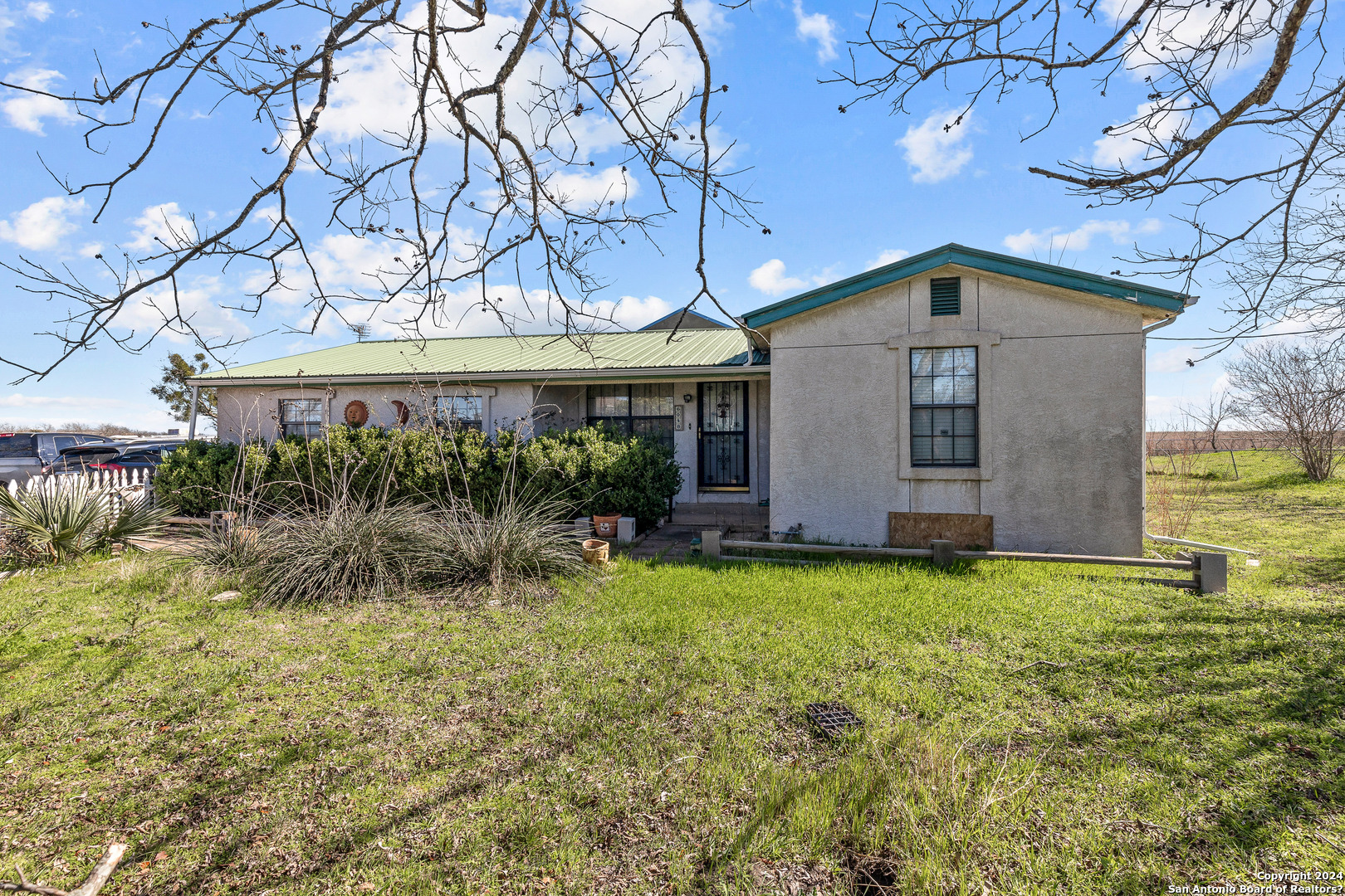 6048 Camino Real Maxwell TX 78656