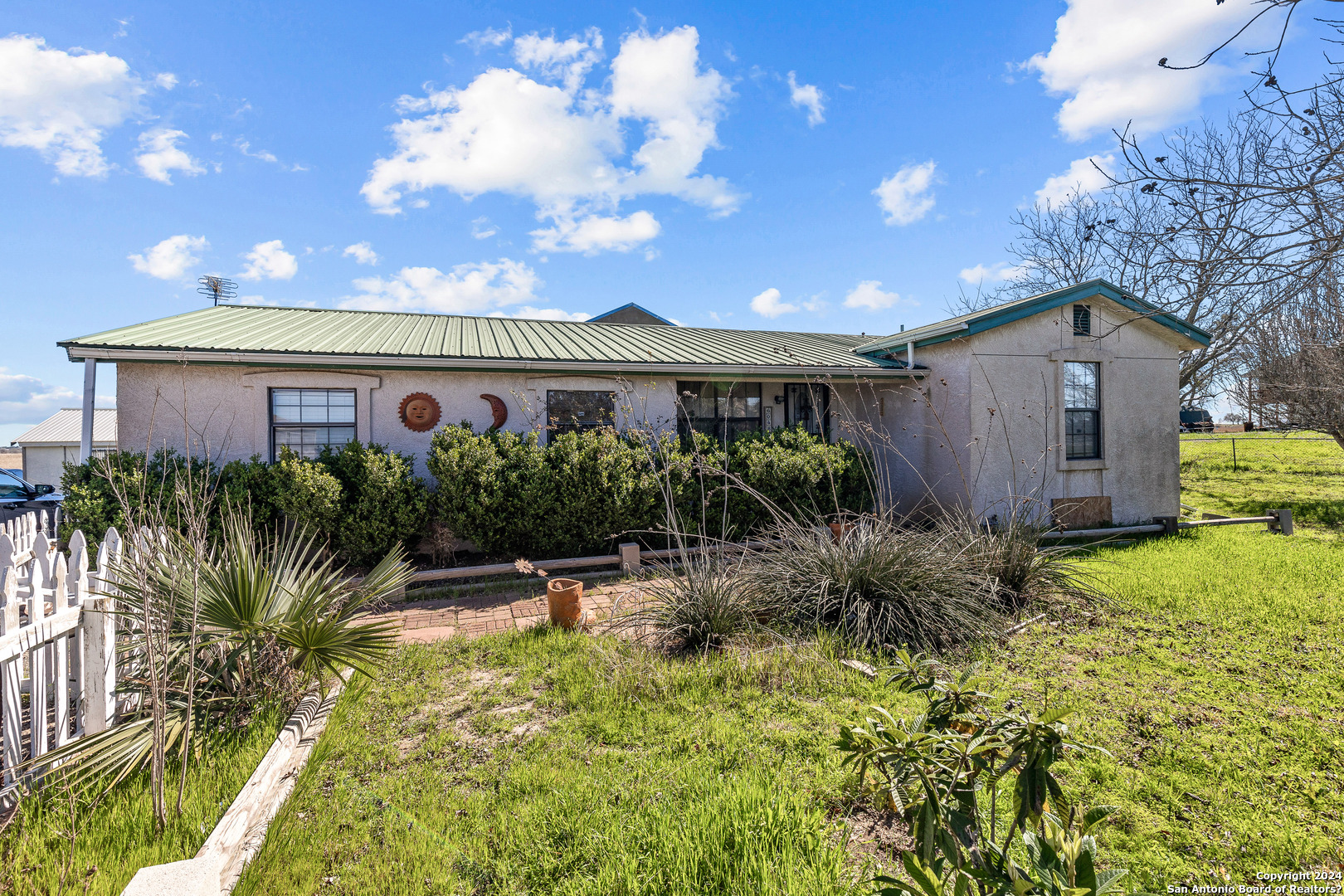 6048 Camino Real Maxwell TX 78656