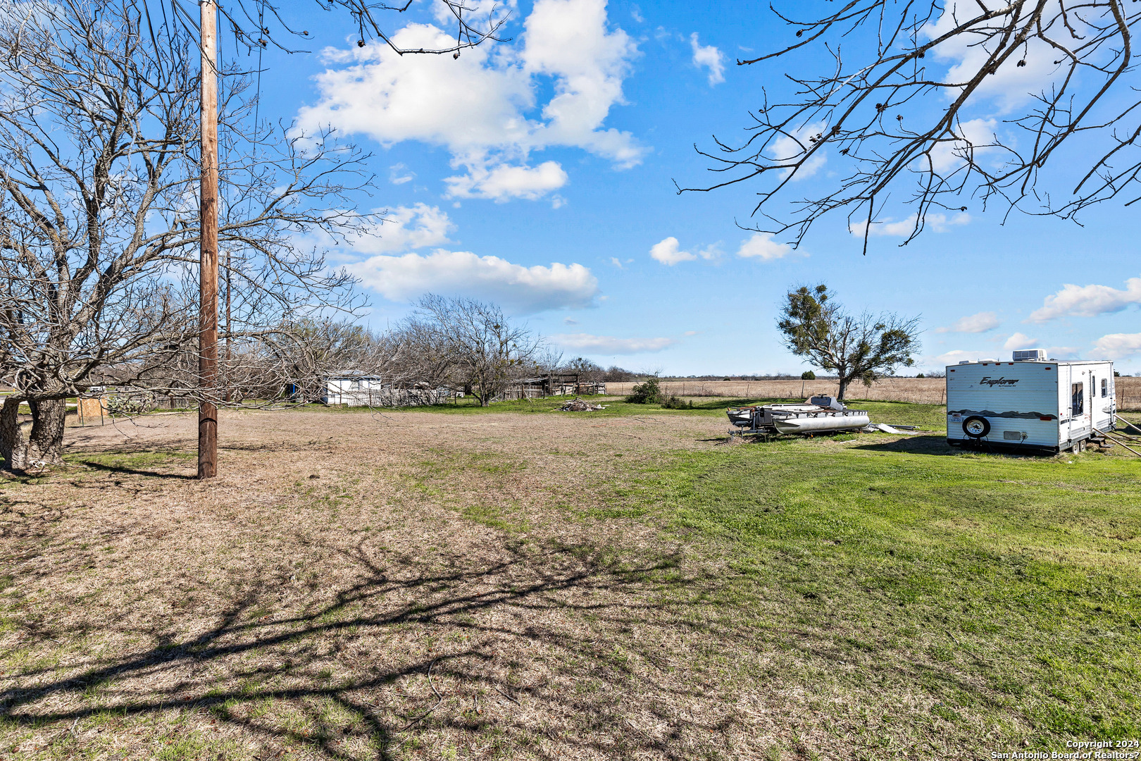 6048 Camino Real Maxwell TX 78656