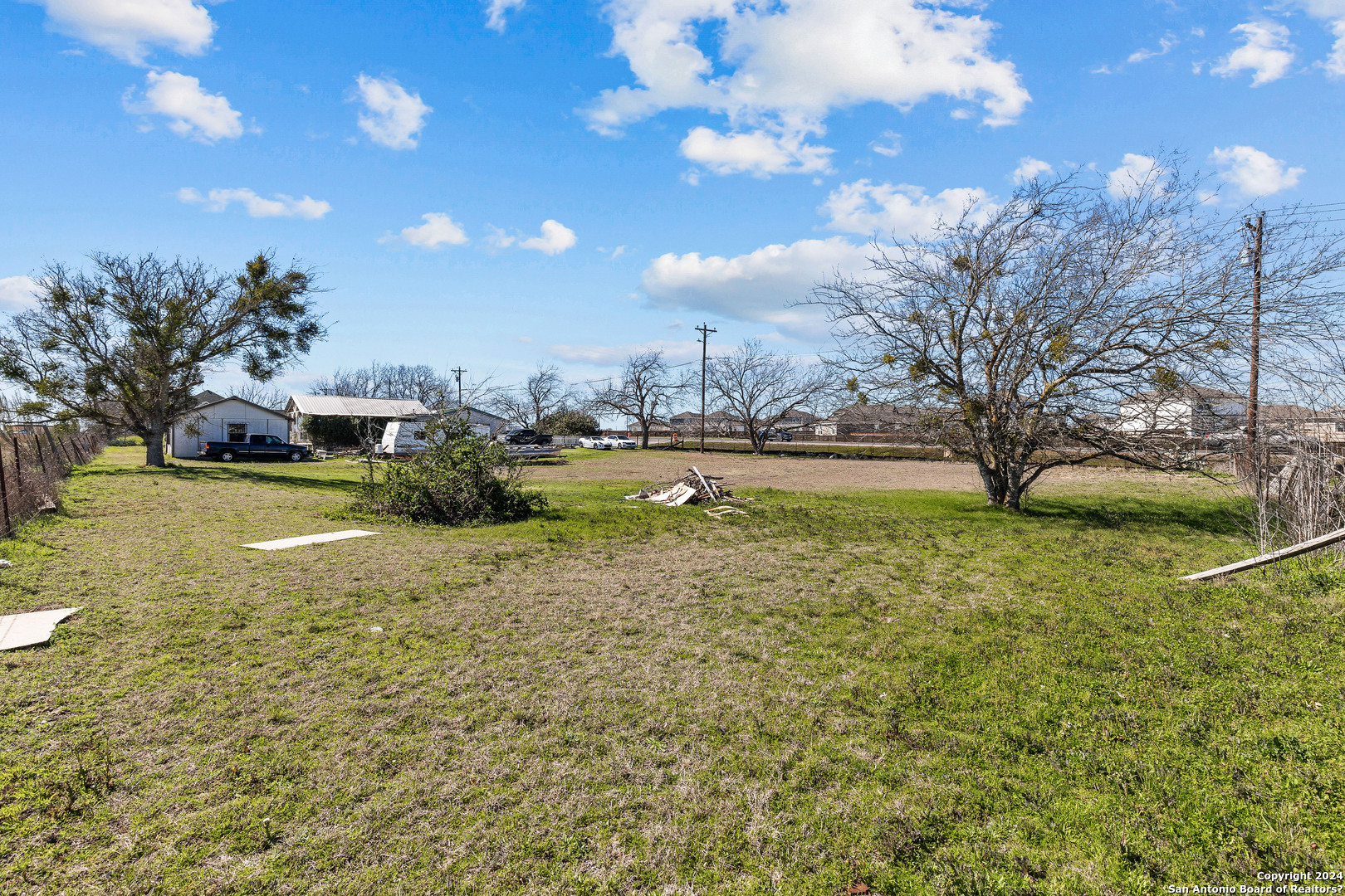 6048 Camino Real Maxwell TX 78656