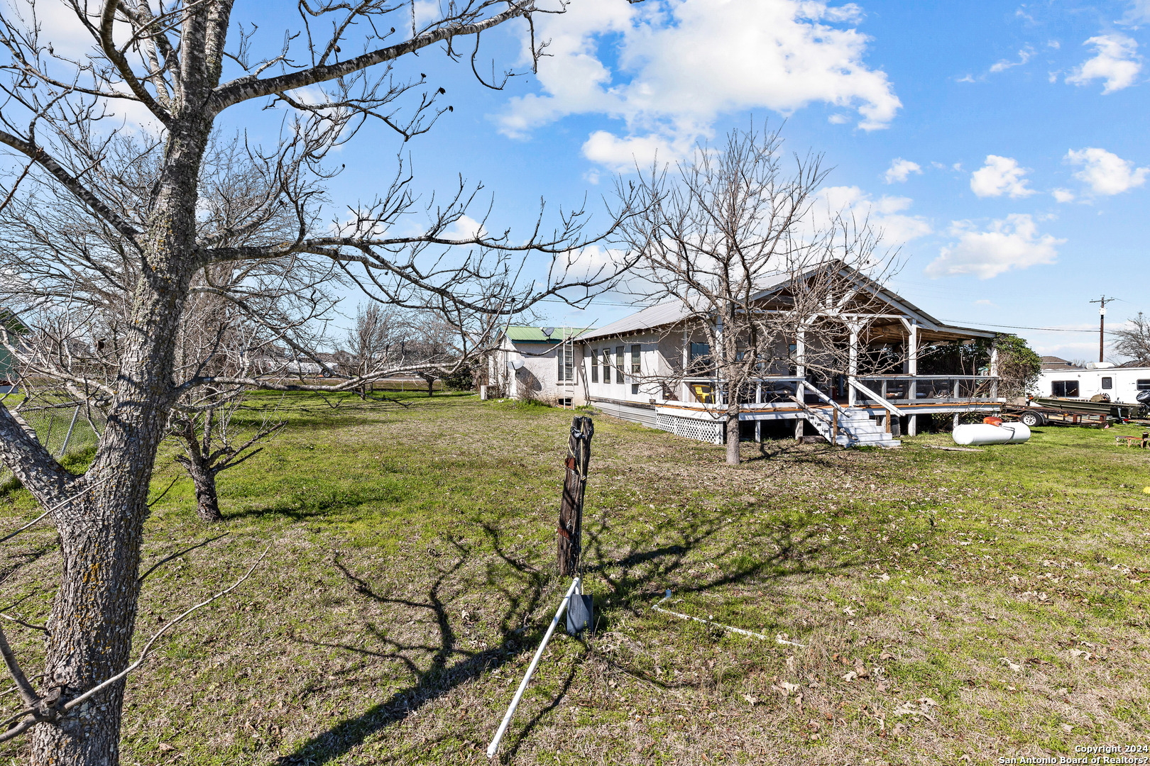 6048 Camino Real Maxwell TX 78656