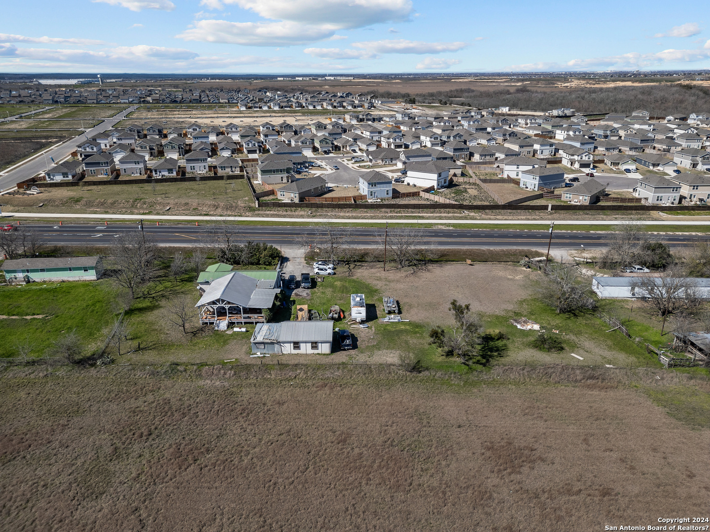 6048 Camino Real Maxwell TX 78656