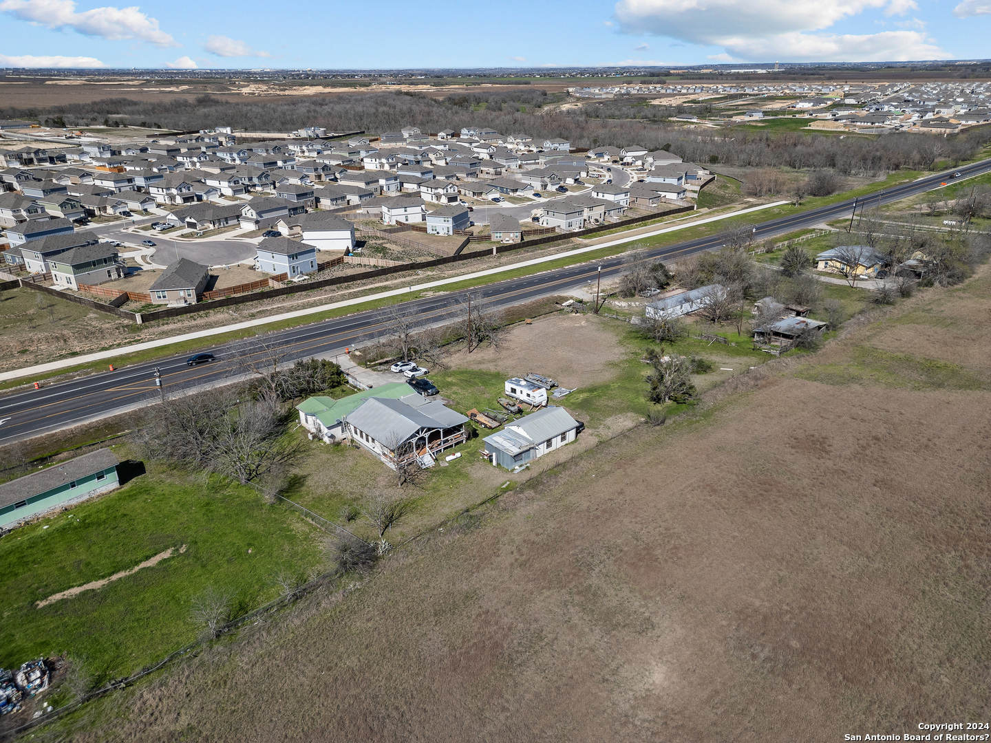 6048 Camino Real Maxwell TX 78656