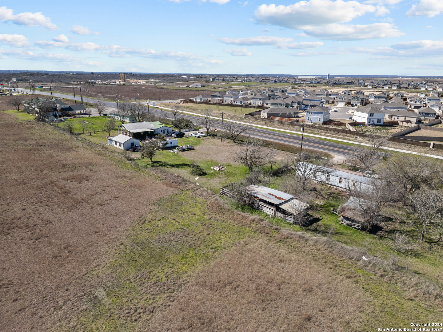 6048 Camino Real Maxwell TX 78656
