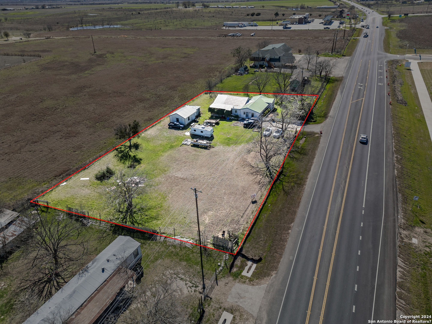 6048 Camino Real Maxwell TX 78656