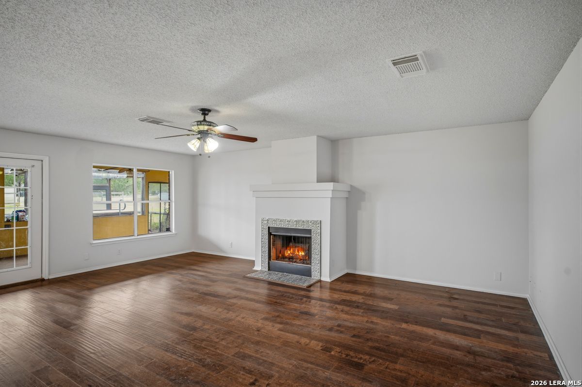 25 High Meadow Lytle TX 78052