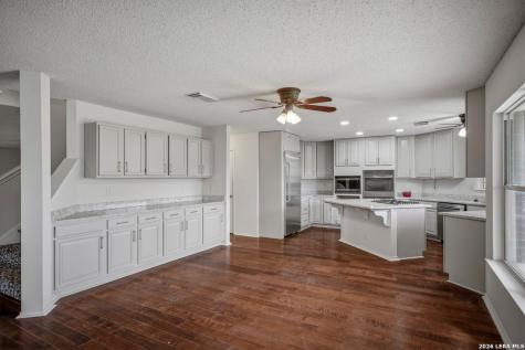 25 High Meadow Lytle TX 78052