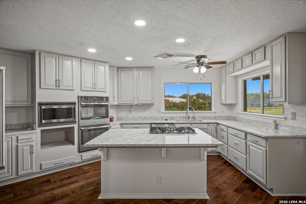 25 High Meadow Lytle TX 78052