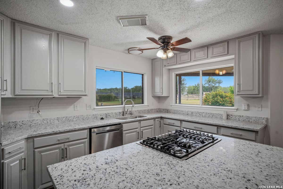 25 High Meadow Lytle TX 78052