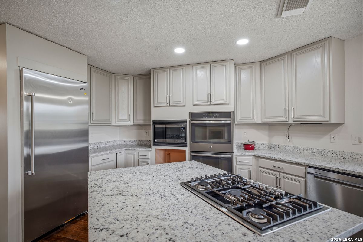 25 High Meadow Lytle TX 78052