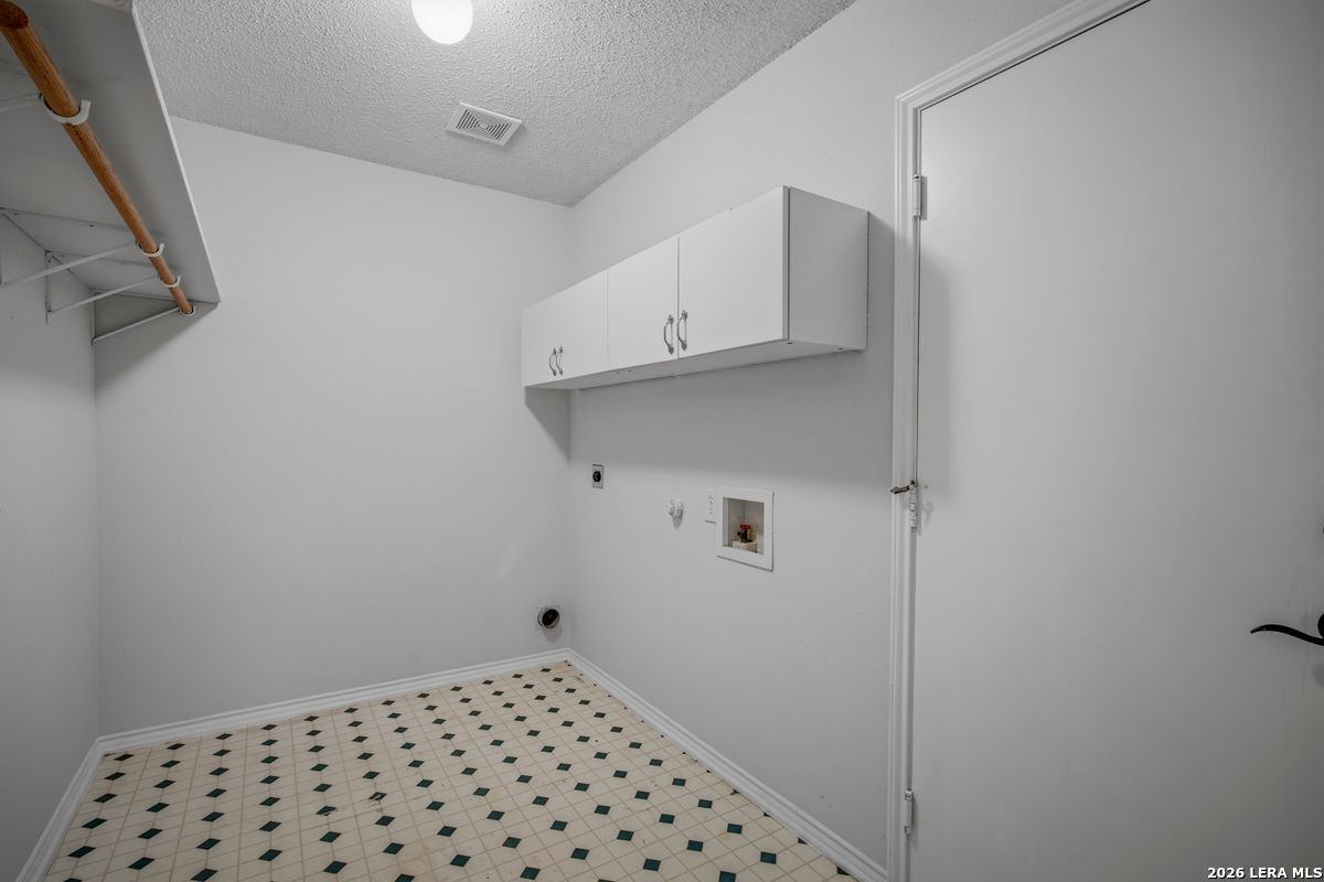25 High Meadow Lytle TX 78052
