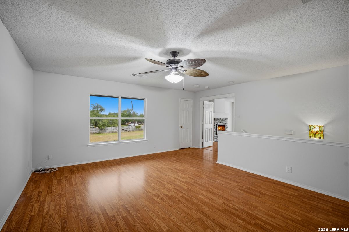 25 High Meadow Lytle TX 78052