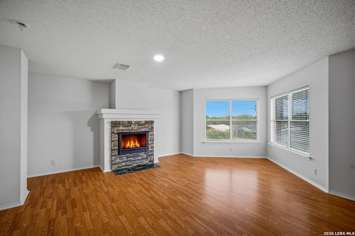 25 High Meadow Lytle TX 78052