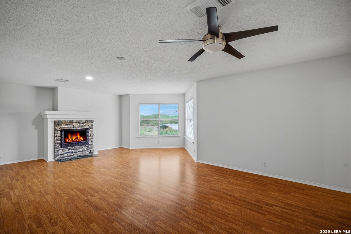 25 High Meadow Lytle TX 78052
