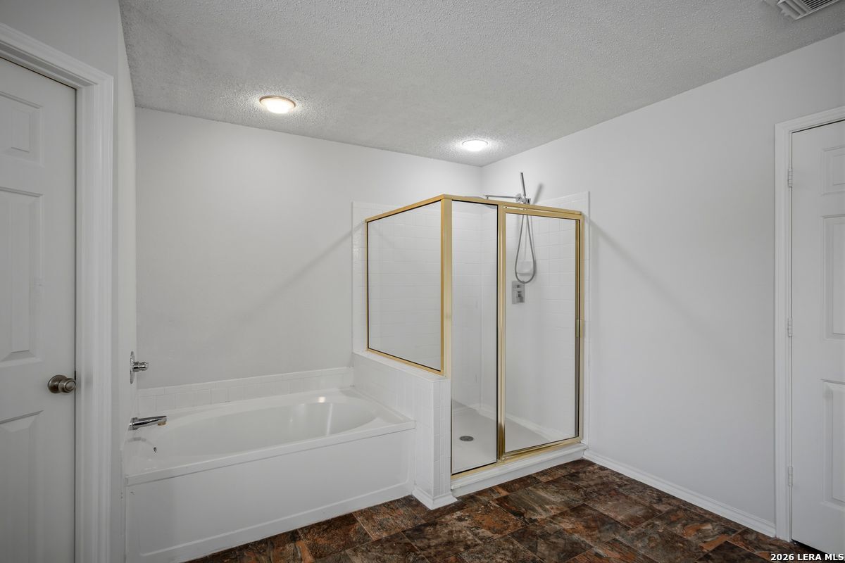 25 High Meadow Lytle TX 78052