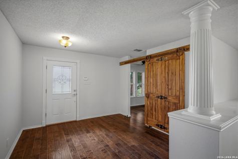 25 High Meadow Lytle TX 78052