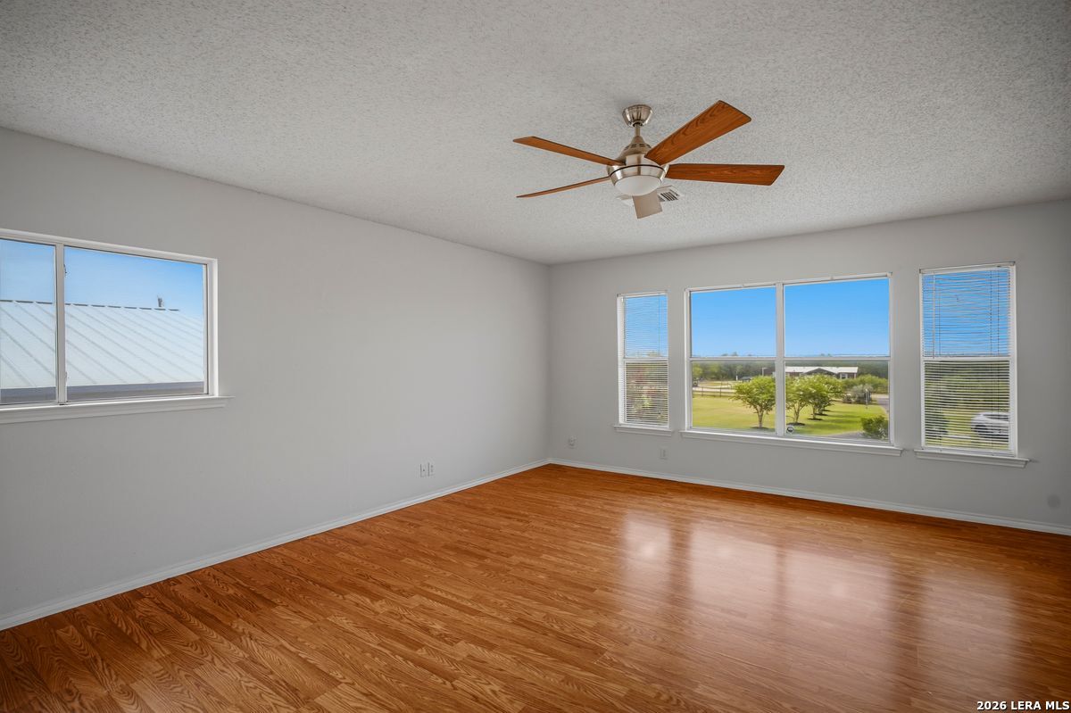 25 High Meadow Lytle TX 78052