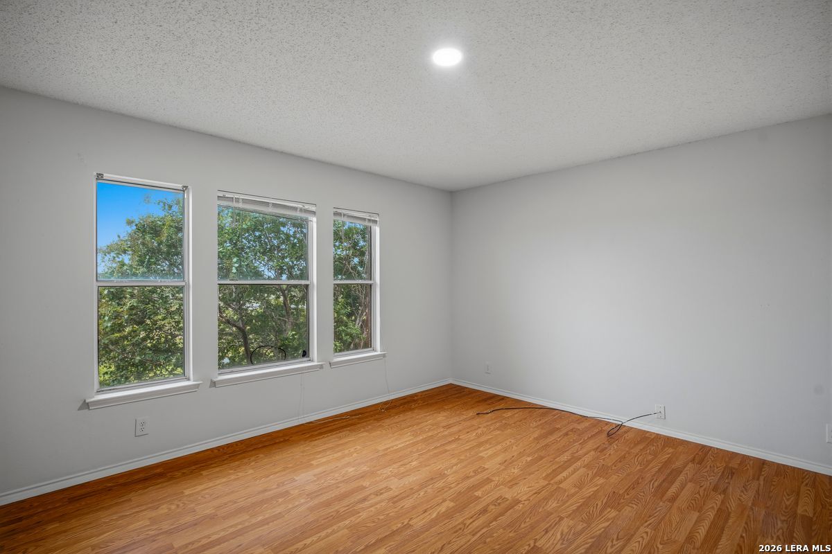 25 High Meadow Lytle TX 78052
