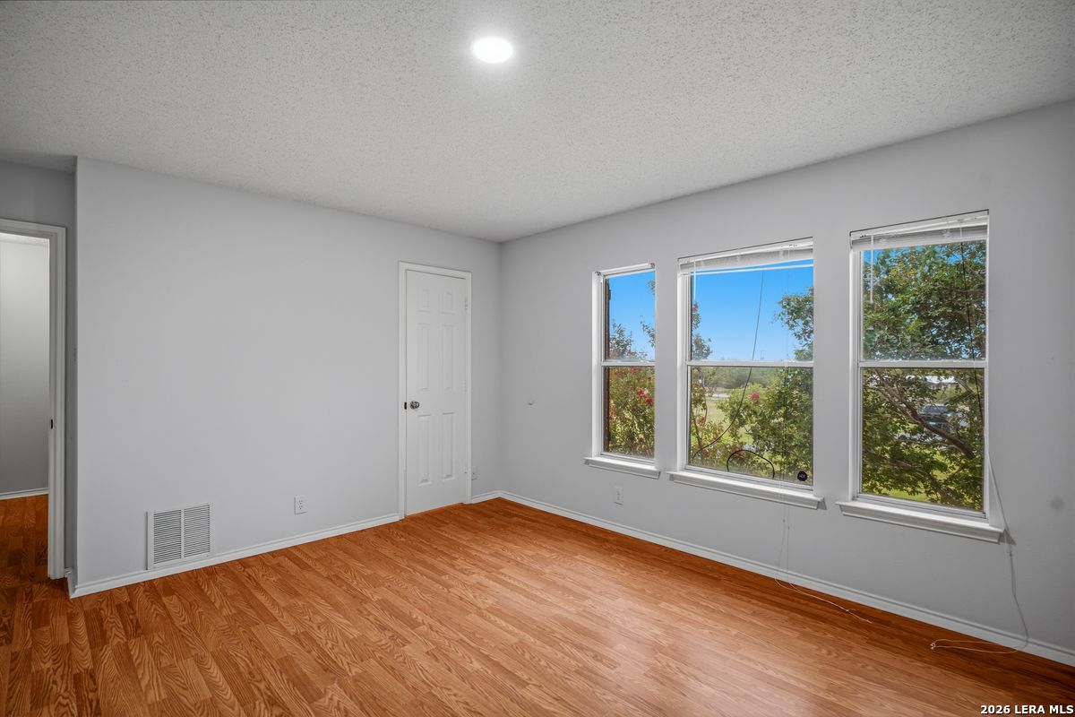 25 High Meadow Lytle TX 78052