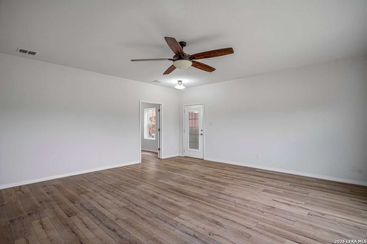 25 High Meadow Lytle TX 78052