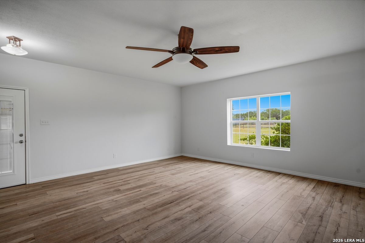 25 High Meadow Lytle TX 78052