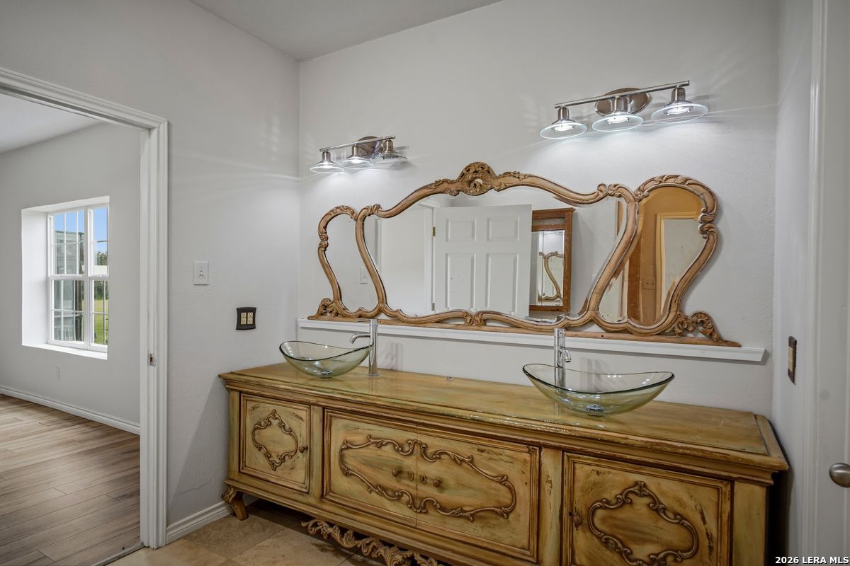 25 High Meadow Lytle TX 78052