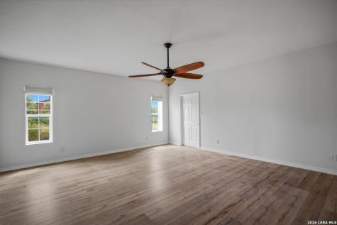25 High Meadow Lytle TX 78052
