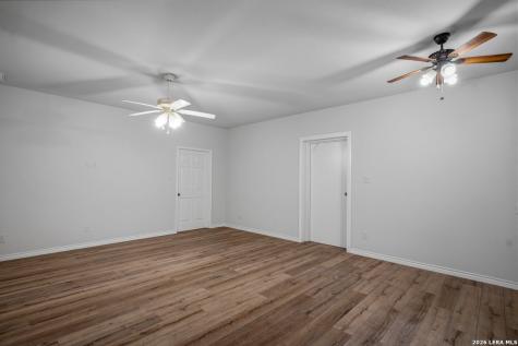25 High Meadow Lytle TX 78052