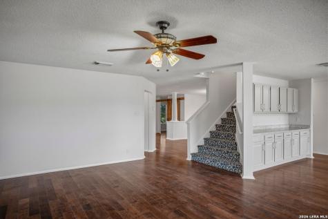 25 High Meadow Lytle TX 78052