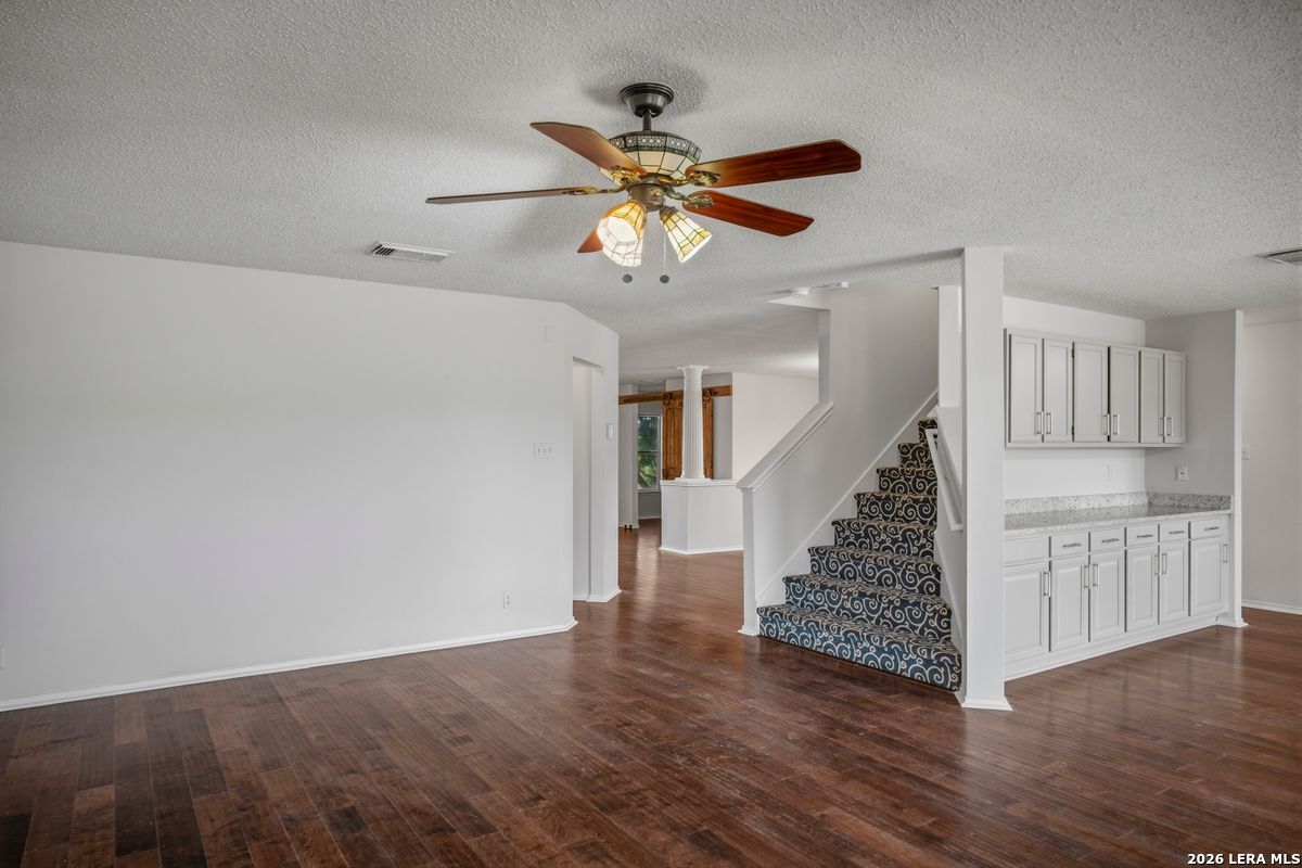 25 High Meadow Lytle TX 78052