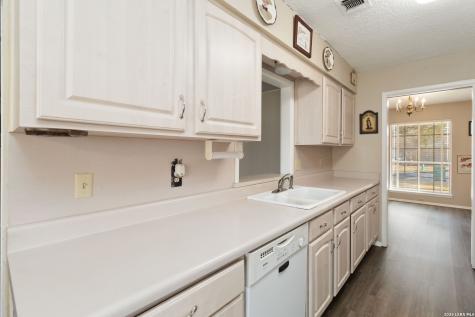 204 Norris Drive W Converse TX 78109