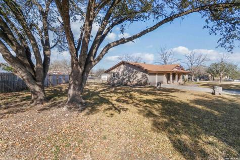 204 Norris Drive W Converse TX 78109