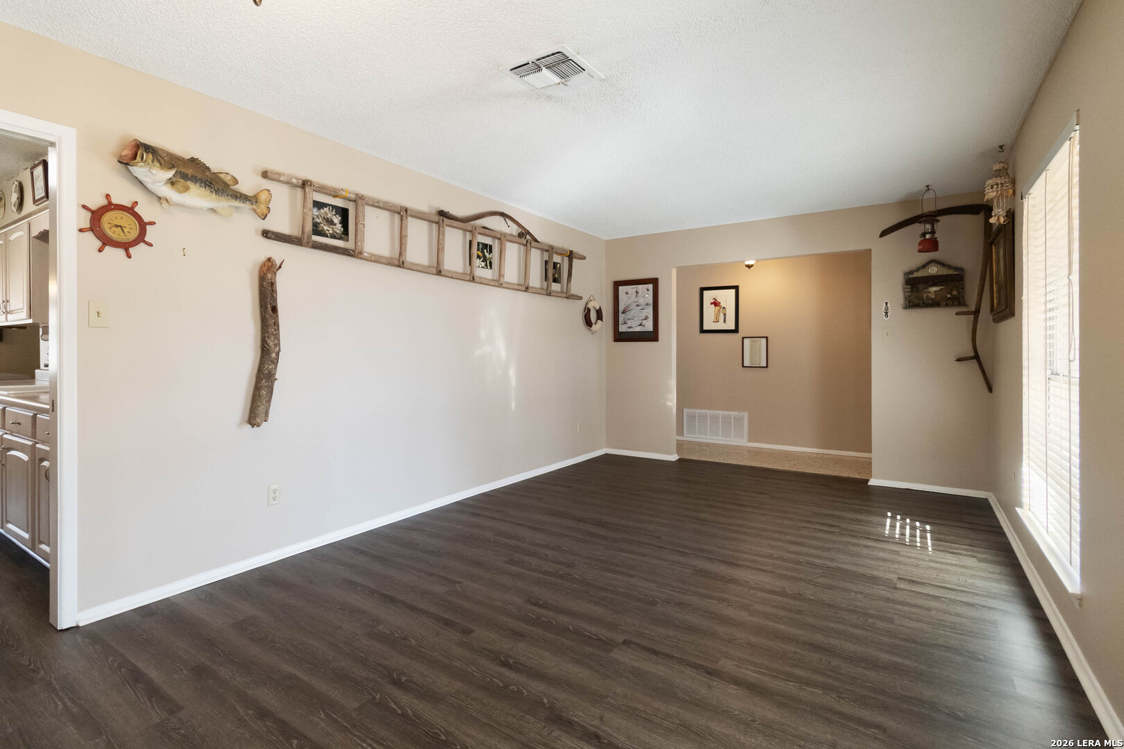 204 Norris Drive W Converse TX 78109