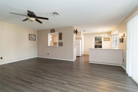 204 Norris Drive W Converse TX 78109