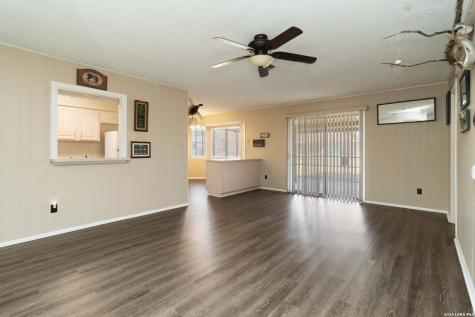 204 Norris Drive W Converse TX 78109
