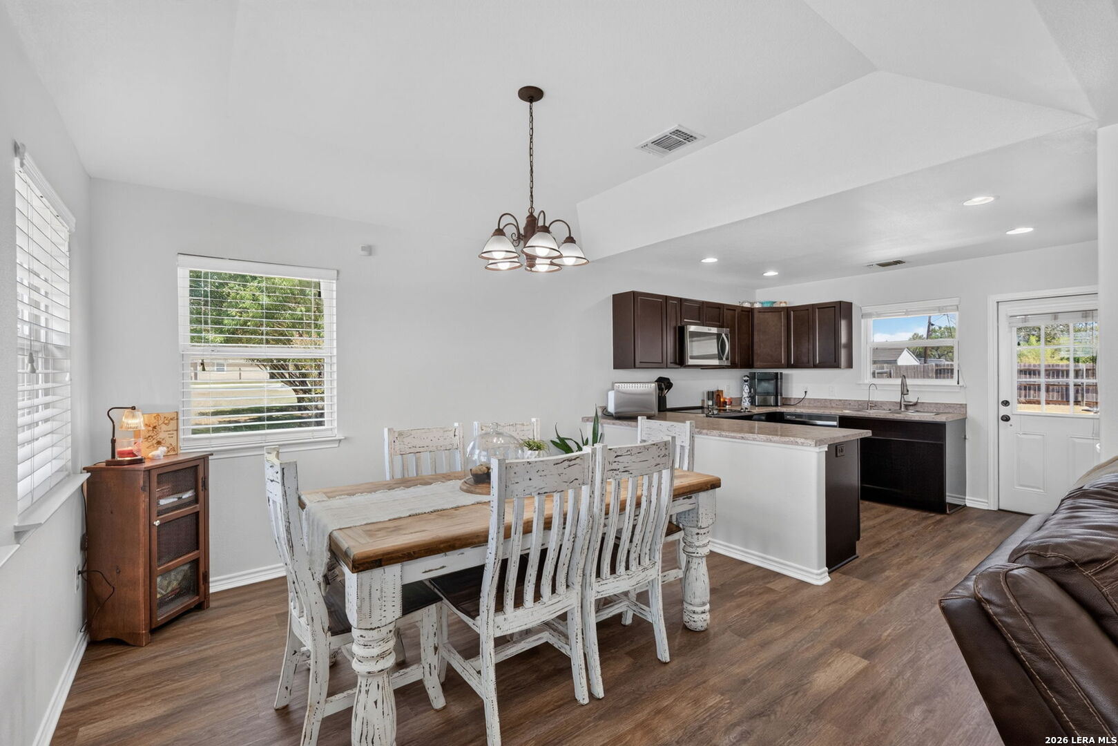 515 Indian Crossing Jourdanton TX 78026
