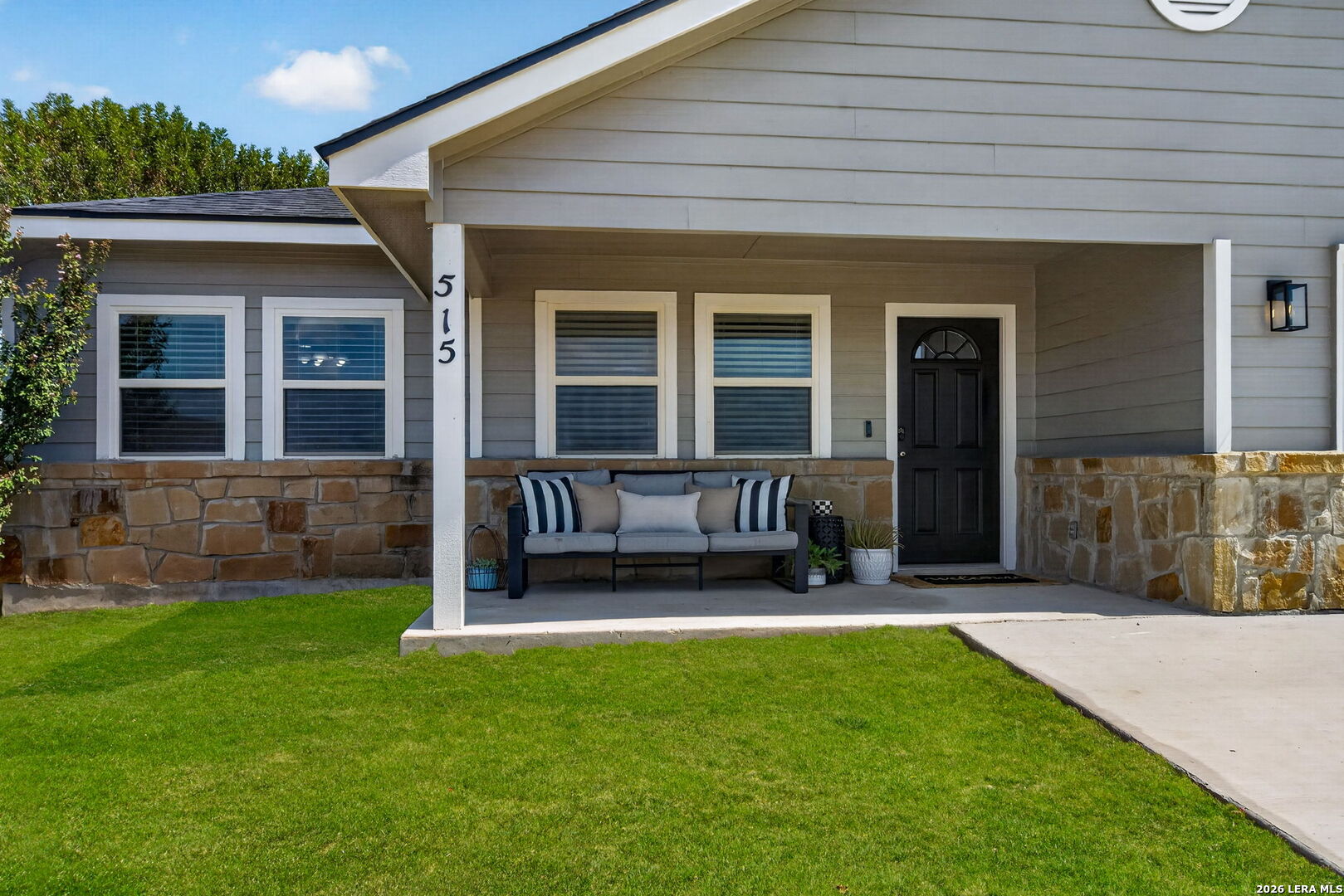 515 Indian Crossing Jourdanton TX 78026