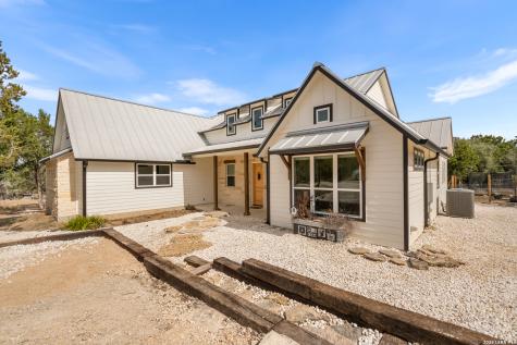 585 English Hollow Bandera TX 78003