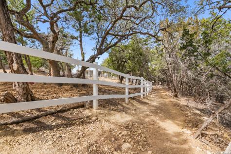 585 English Hollow Bandera TX 78003