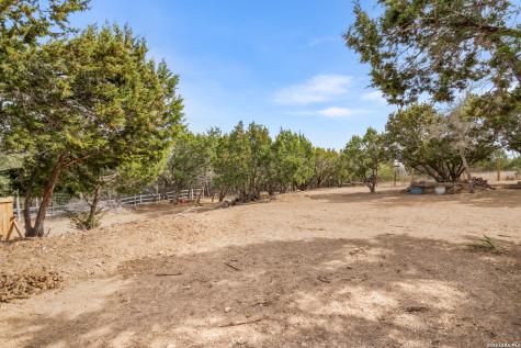 585 English Hollow Bandera TX 78003