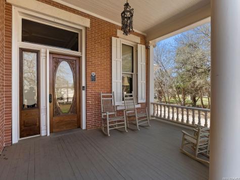 372 Magazine Avenue New Braunfels TX 78130